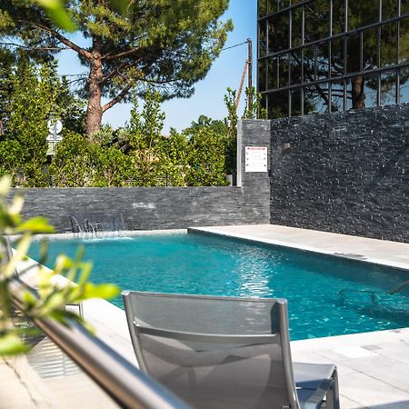 Radisson Hotel Aix En Provence Aix-en-Provence Exterior foto